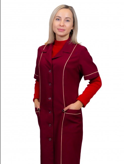 Burgundský plášť s lemovaním